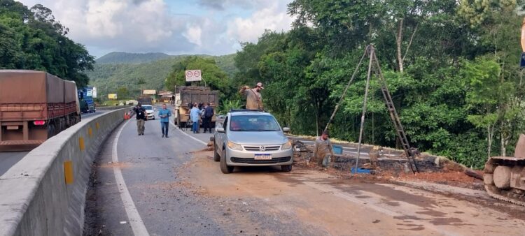 Trecho da BR-277, no sentido litoral, é liberado para o tráfego de veículos